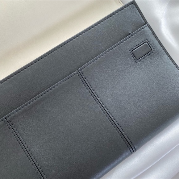 NWT Tory Burch Block T Travel Clutch - Picture 5 of 16